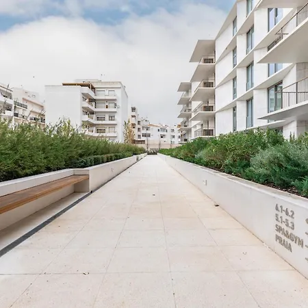 Facing By Innkeeper *