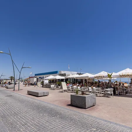 Facing By Innkeeper Armação de Pêra